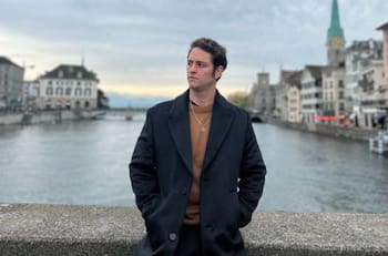 Christopher Uckermann complace a fan en pleno metro de Suecia y se echa un palomazo