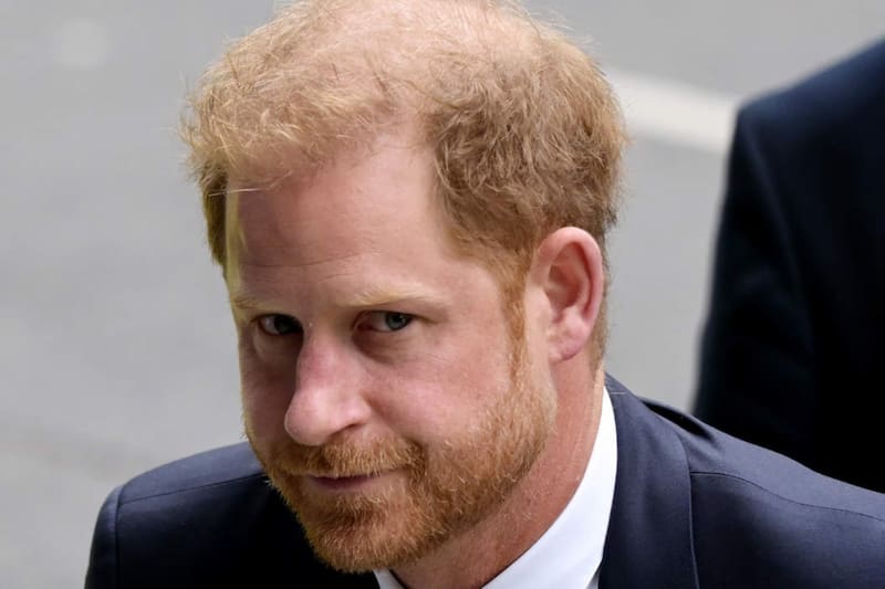 será indemnizado por Daily Mirror.