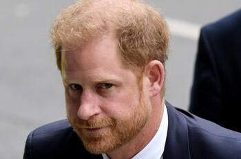 Príncipe Harry recibirá millonaria indemnización del Daily Mirror por escuchas ilegales