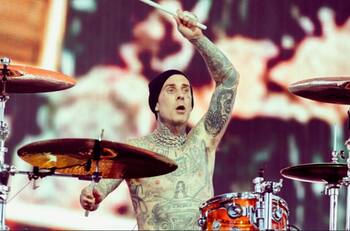 Travis Barker presume presentación en Coachella: lo critican por no querer ir a Latinoamérica