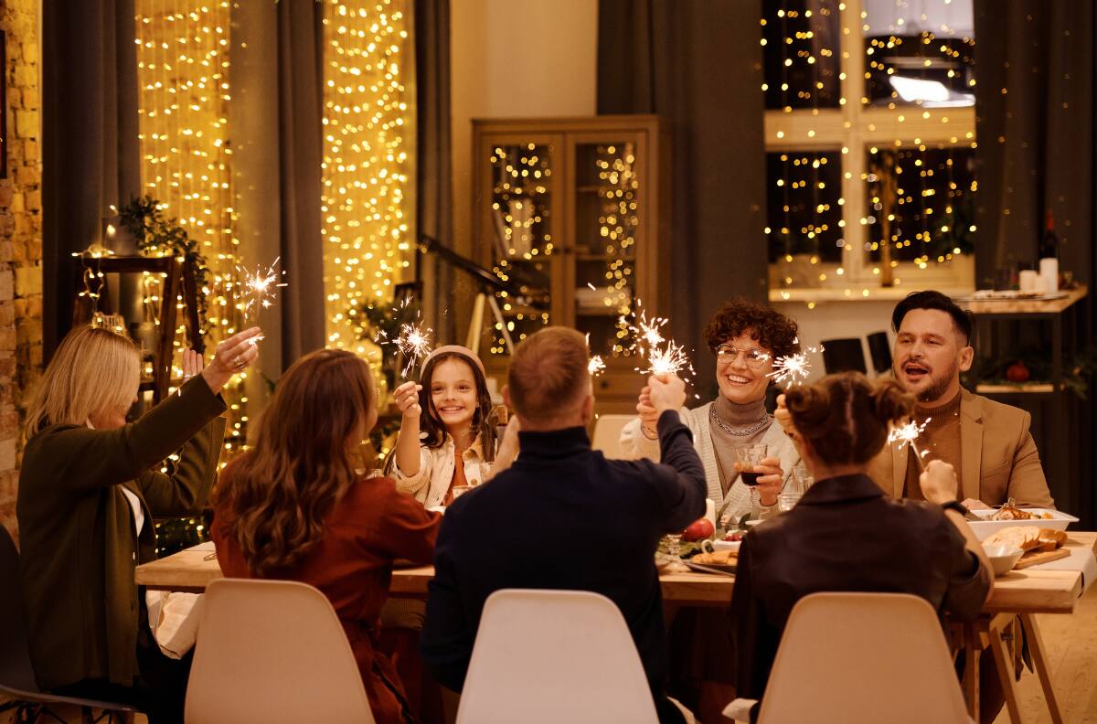 Descubre que cosas no le pueden faltar a los signos zodiacales en su cena de Navidad