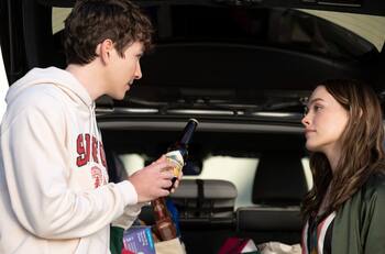 Victoria Pedretti: en "You" lo rechaza, pero en la vida real para nada, ¿adivinas a quién?