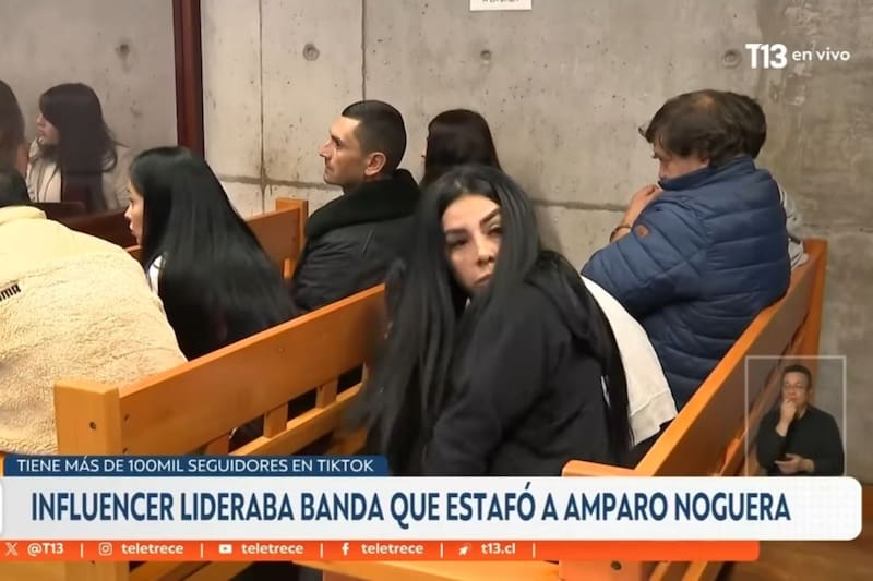 La influencer que lideraba la estafa a la actriz.
Foto: YouTube @T13_cl