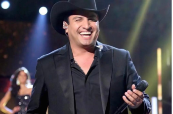 Julión Álvarez revela que sus hijas viven discriminación