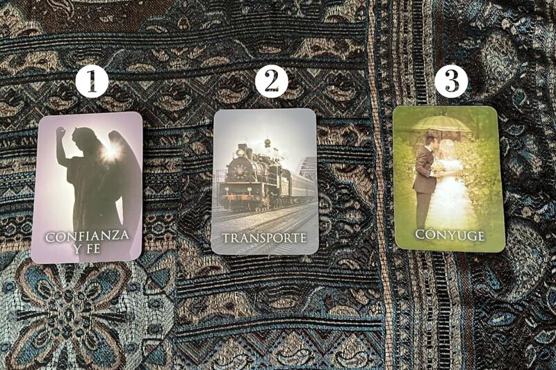 Cartas del Oráculo de Vidas Pasadas de Brian Weiss y Doreen Virtue.
