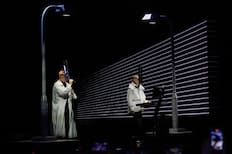 FOTOS | El gesto político de Pet Shop Boys al inicio de su presentación en el Festival de Viña