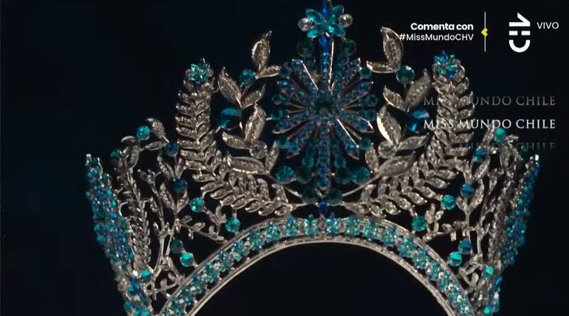 Los elegantes premios que se llevará la ganadora del certamen.