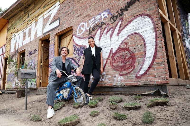 En la casa "okupa" del reality. Foto: Canal 13