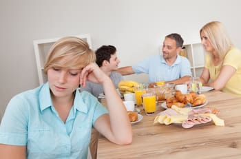 ¡Como ovejas negras! ¿Qué son los "excluidos" y cómo afectan a las generaciones según las Constelaciones Familiares?