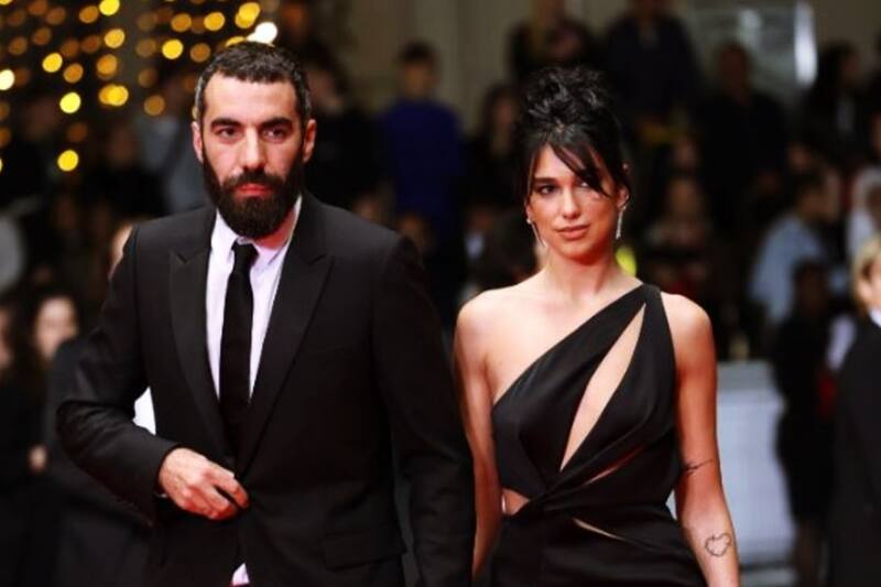 Dua Lipa La cantante británica habría confirmado su romance con el cineasta Romain Gavras - Créditos: Twitter