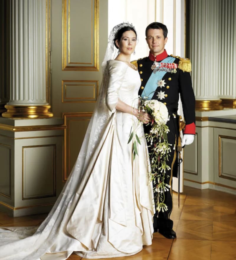 Mary de Dinamarca se lució en 2004 con su vestido de novia.