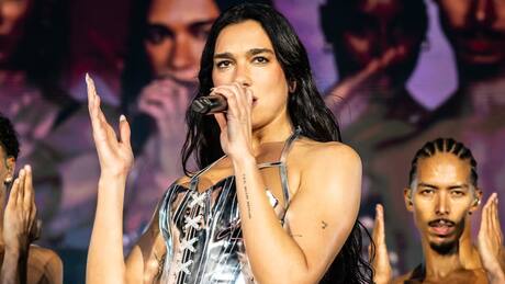 Aseguran que tendría artista invitado: Esta sería una de las canciones que cantará Dua Lipa en Chile