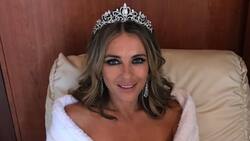 Elizabeth Hurley celebra con fotos sexis y divertidas la llegada de "The Royals" a Netflix