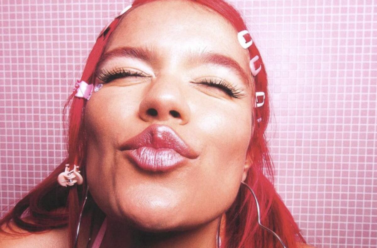 Karol G confiesa los secretos más íntimos de su nuevo álbum "Mañana será bonito"