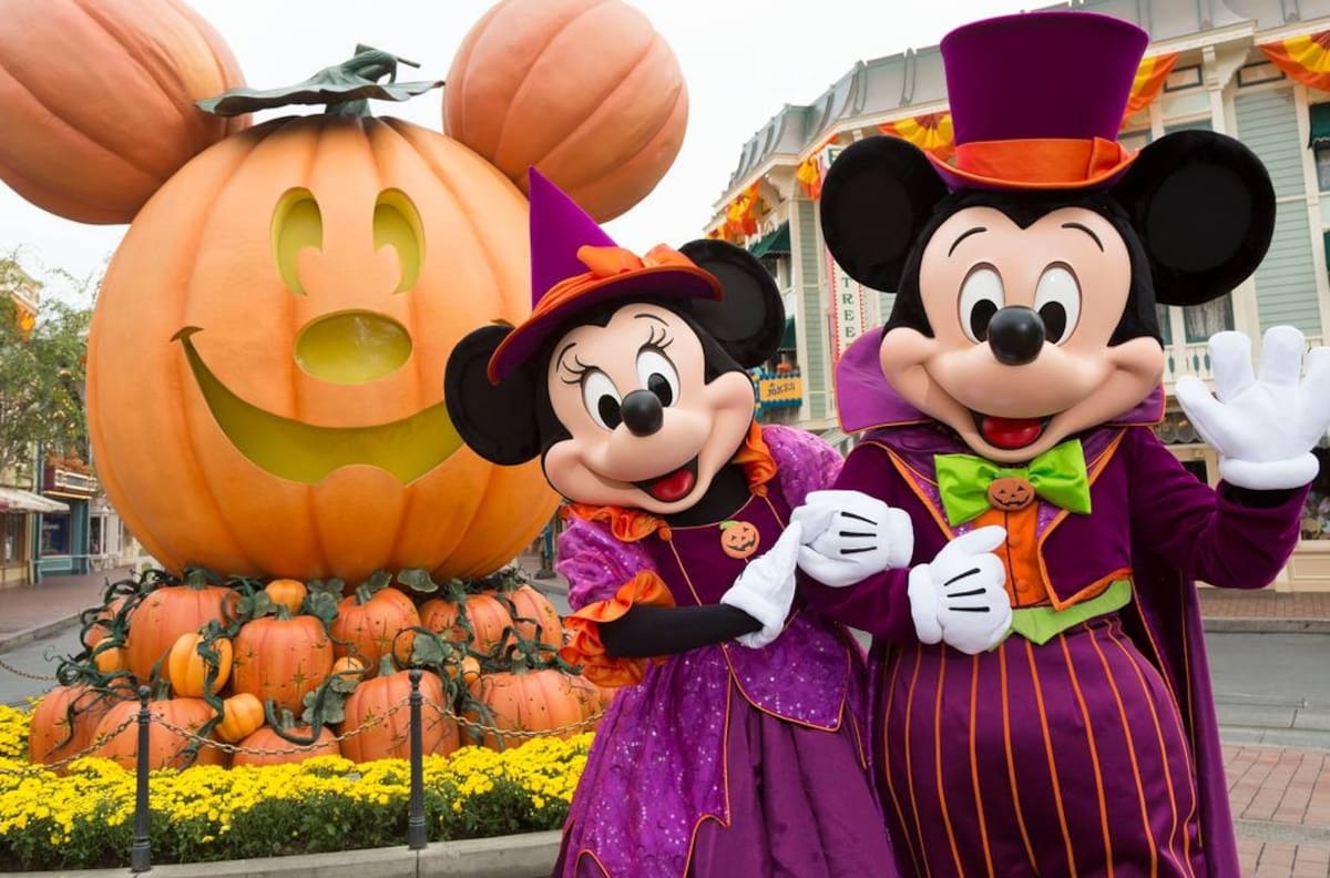 Halloween se apodera de los parques de diversiones de Disney