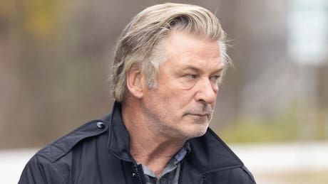Tres miembros de "Rust" demandan nuevamente a Alec Baldwin luego de ser declarado inocente
