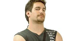 Le pegó un puñetazo a un gásfiter: Félix Soumastre es detenido por agresión