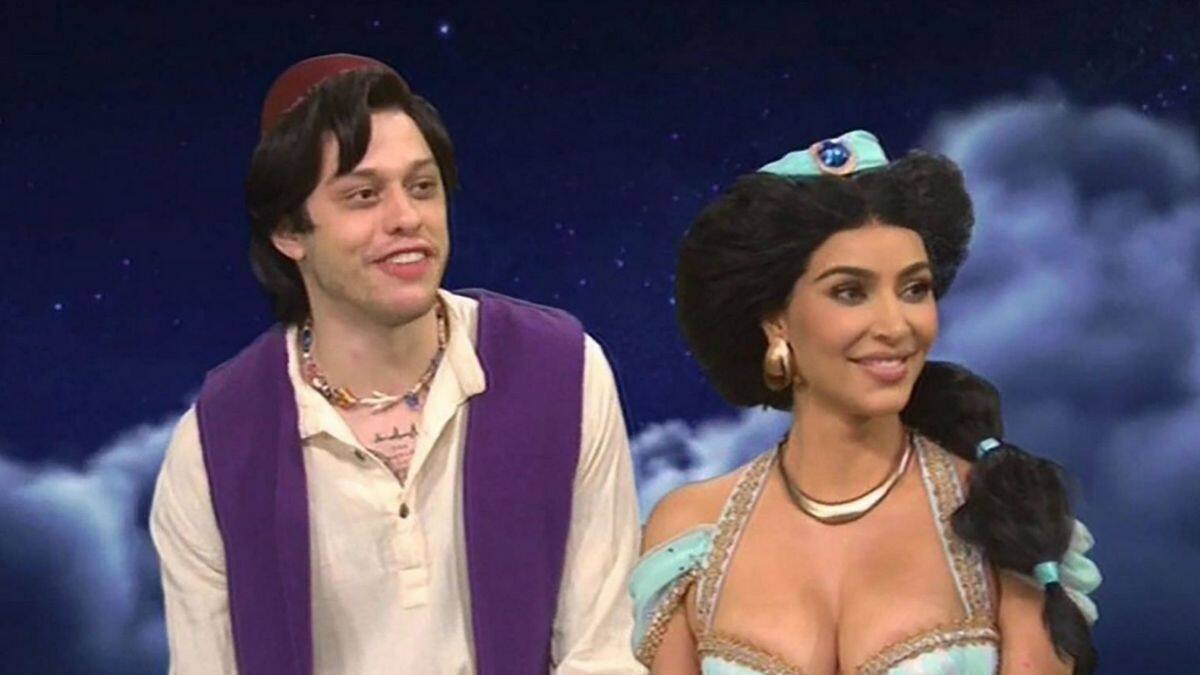 Kim Kardashian y Pete Davidson son captados saliendo de un hotel, ¿pasarán Navidad juntos?