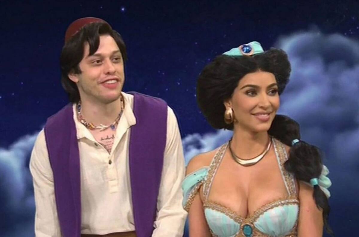 Kim Kardashian y Pete Davidson son captados saliendo de un hotel, ¿pasarán Navidad juntos?