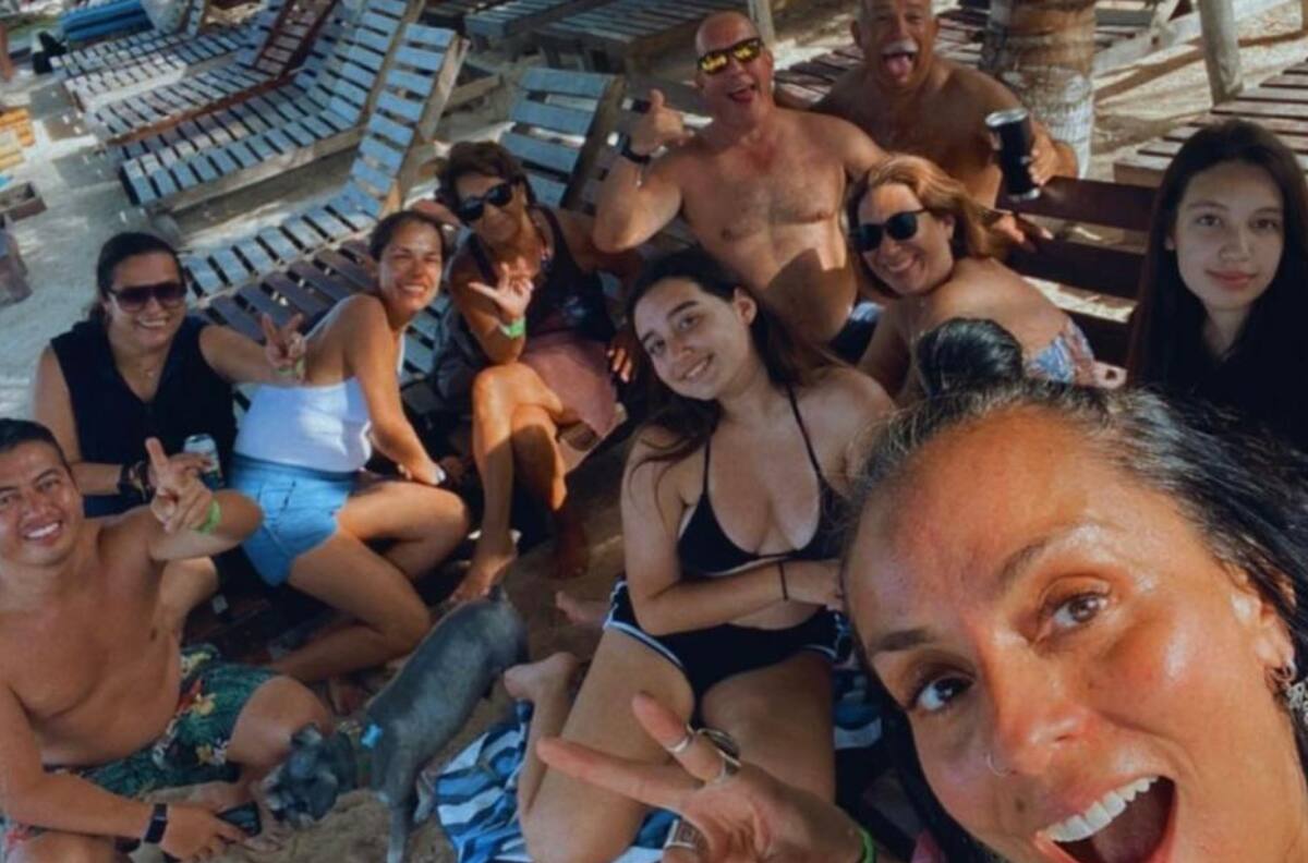 Ivonne Montero hace un feliz viaje paradisíaco a la playa mexicana