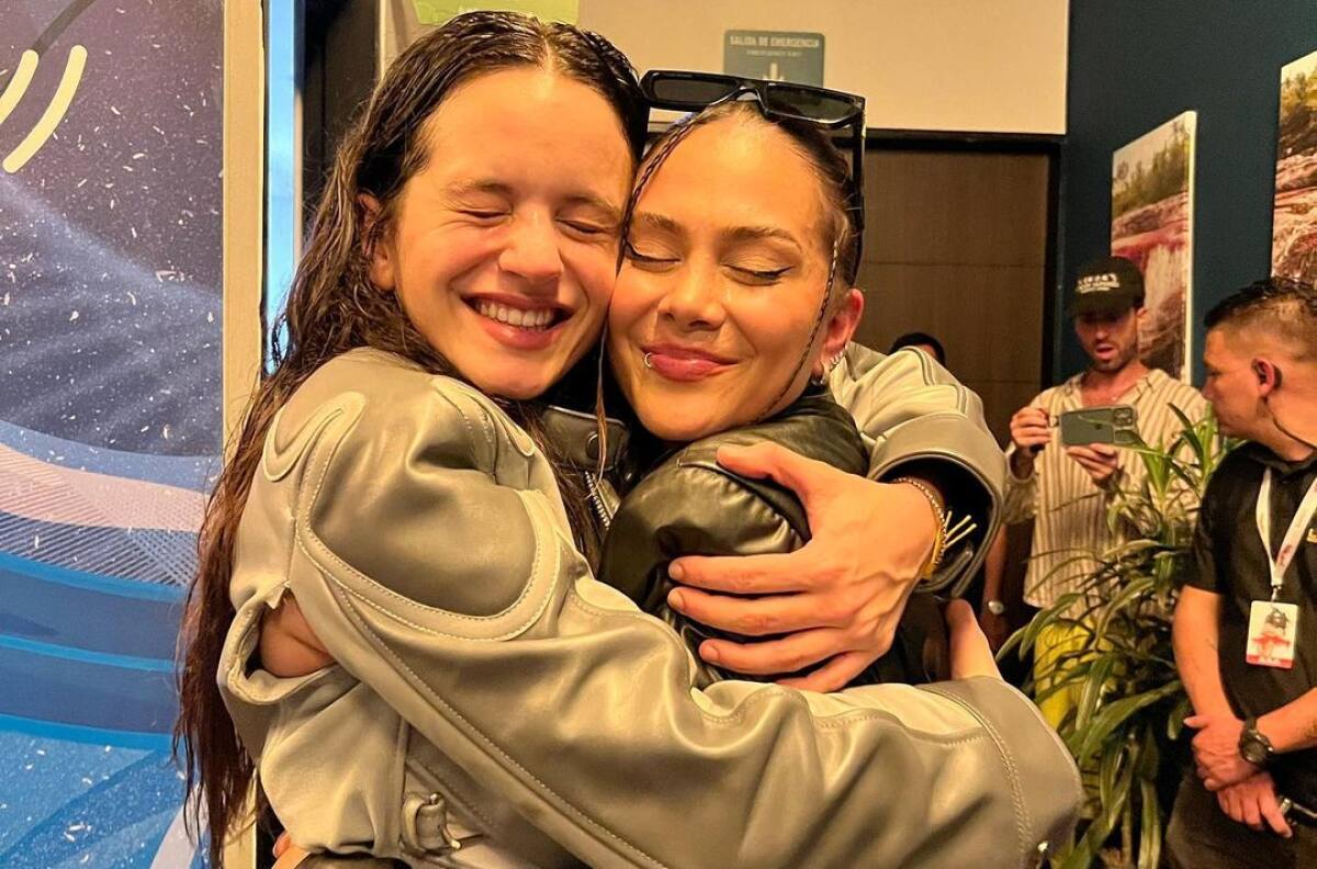 "Salió mi lado más fan": Greeicy y Rosalía se encuentran después de concierto en Bogotá