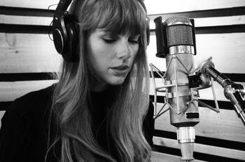 Taylor Swift y sus noches de insomnio entre el terror y dulces sueños: cuándo estrena su nuevo álbum