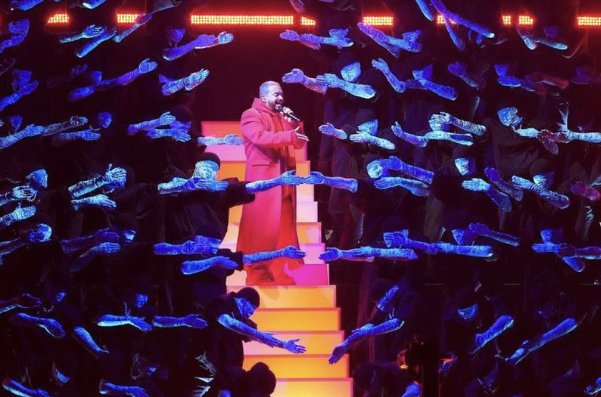 Premios Grammy 2022: el llamativo outfit que llevaron los colombianos al evento