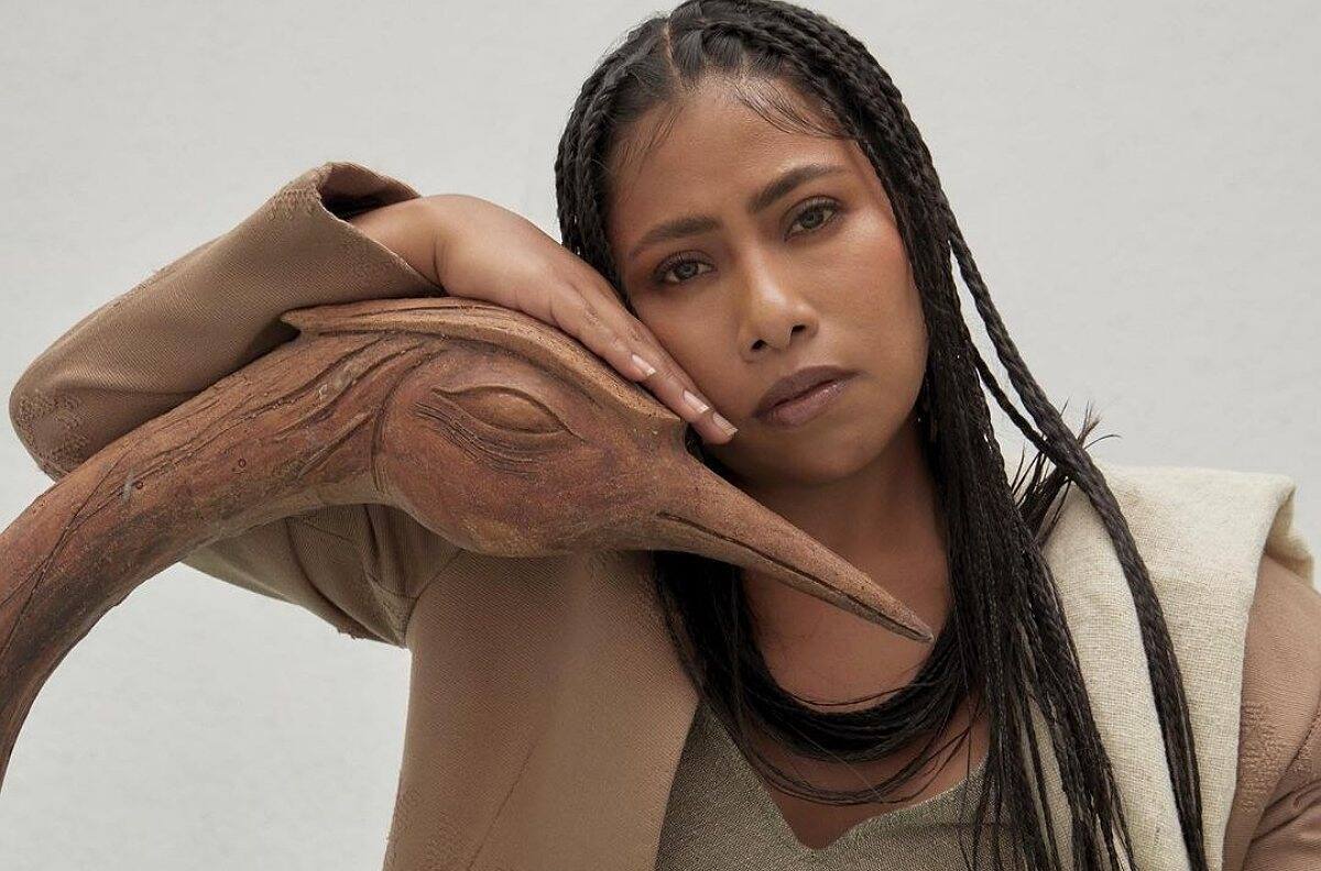 Yalitza Aparicio deslumbra en portada de revista Marie Claire