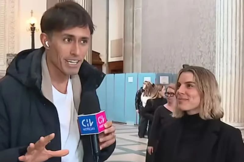 Se topó con Roberto Cox en Francia y los rumores explotaron. Foto: CHV