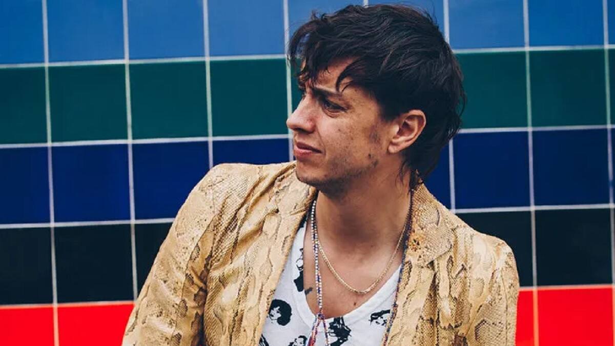 Julian Casablancas, vocalista de The Strokes, se va enfurecido de concierto en Argentina