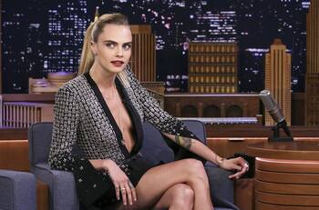 Cara Delevingne asegura que es más "mojigata" de lo que pensaba tras asistir a seminario de onanismo