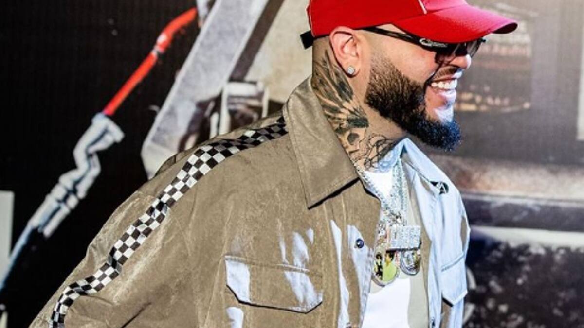 Farruko da un nuevo aire a "Pepas" con el toque de DJ Tiësto