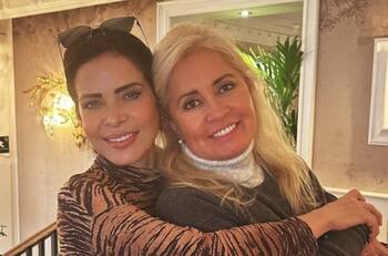 Gloria Trevi presume las grabaciones de su biopic en España junto a Carla estrada