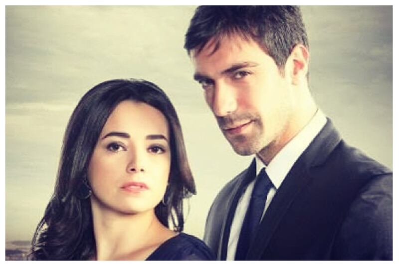Özgü Namal tiene 44 años de edad.
