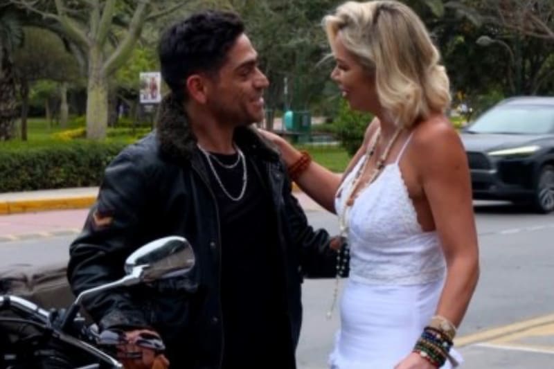 Los famosos protagonizaron un intenso coqueteo.