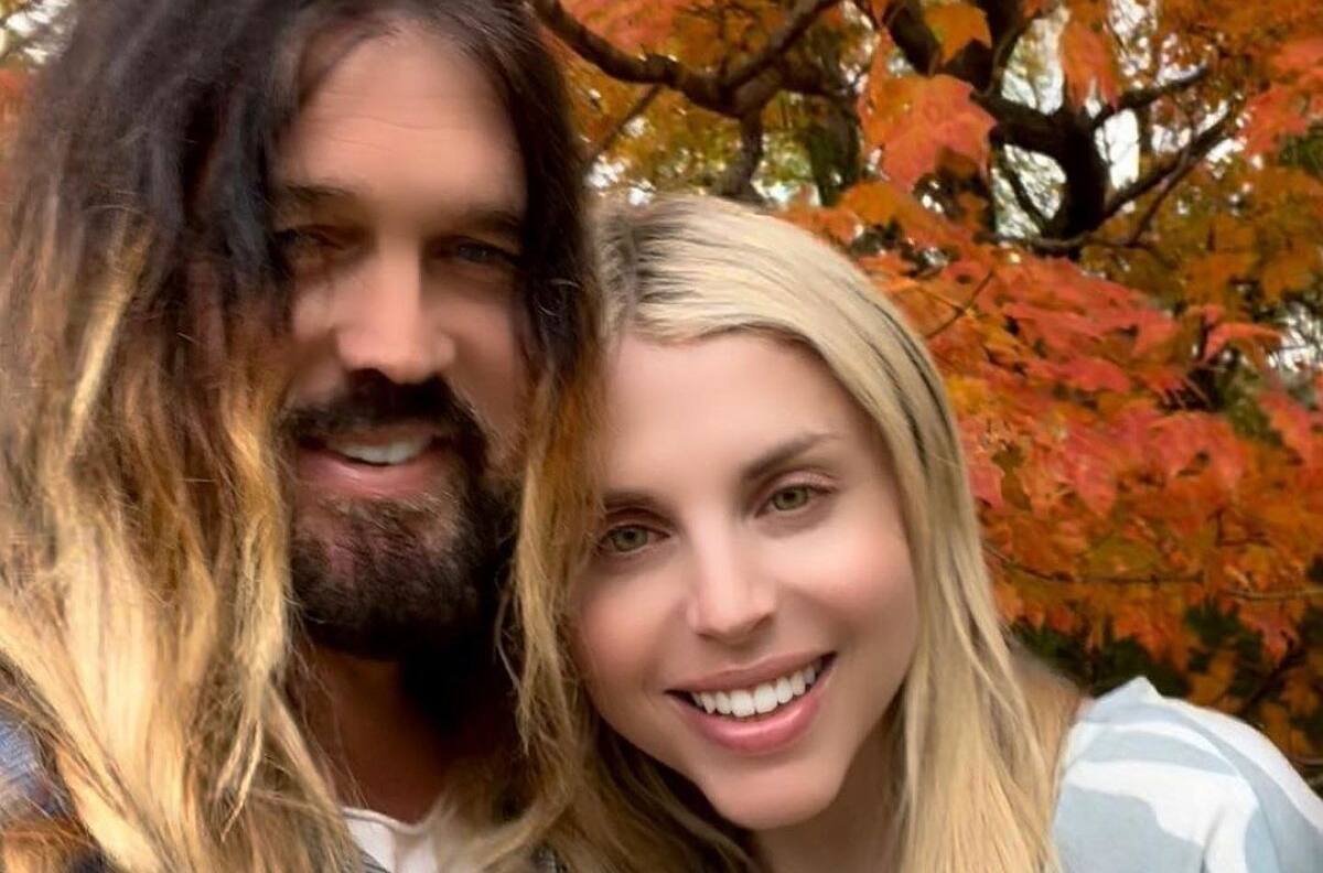 Papá de Miley Cyrus: Así le pidió matrimonio a Firerose, 27 años menor que él