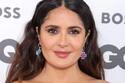 Salma Hayek orgullosa de sus raíces, enseña cómo comer camarones al estilo Veracruz
