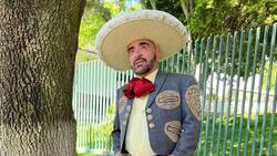 Vicente Fernández Jr. se aparece en el concierto de Remmy Valenzuela en palenque