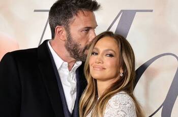Jennifer Lopez comparte dulce beso con Ben Affleck frente a su hijo Max