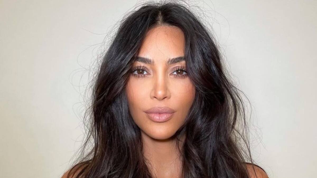 Kim Kardashian posa con poca ropa para la portada de la revista Sports Illustrated