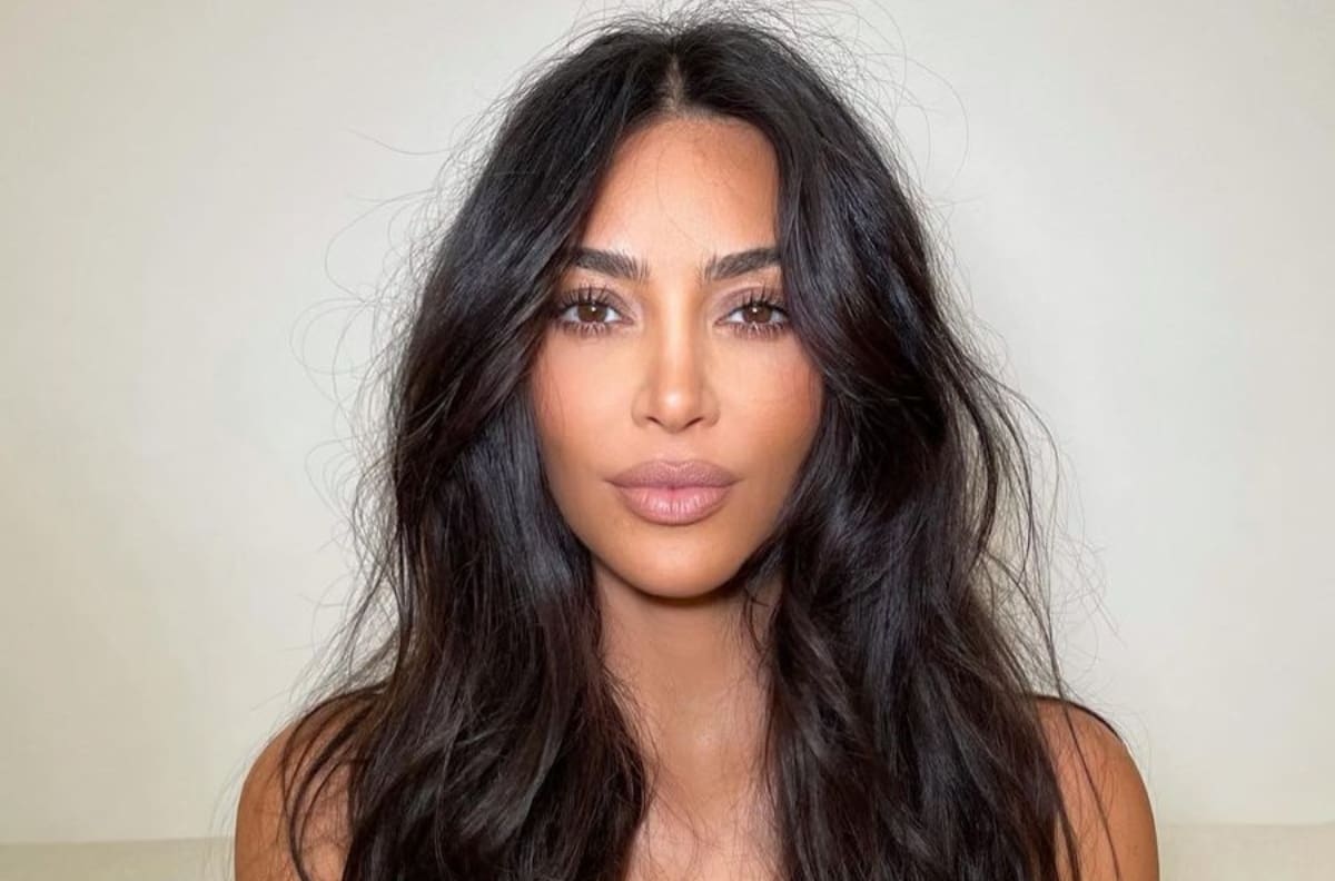 Kim Kardashian posa con poca ropa para la portada de la revista Sports Illustrated