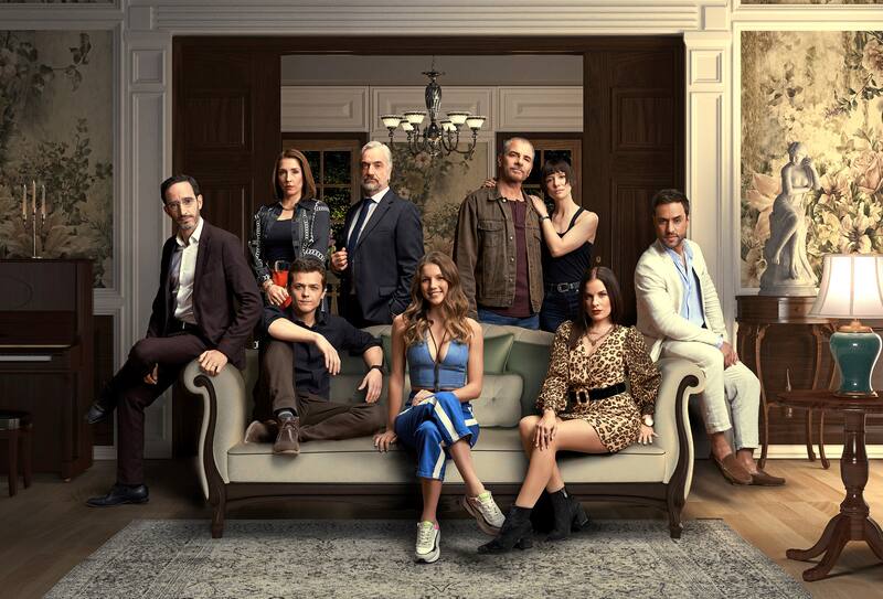 "Secretos de familia" es el nombre de la nueva teleserie de Canal 13 que contará con las participaciones de Daniela Ramírez, Álvaro Rudolphy y Francisco Reyes.