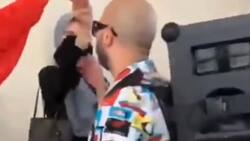 Qatar 2022: Mexicanos hacen bailar a mujer qatarí al ritmo de la cumbia