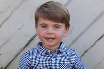 El príncipe Louis aparece por sorpresa en Glastonbury y se roba todas las miradas