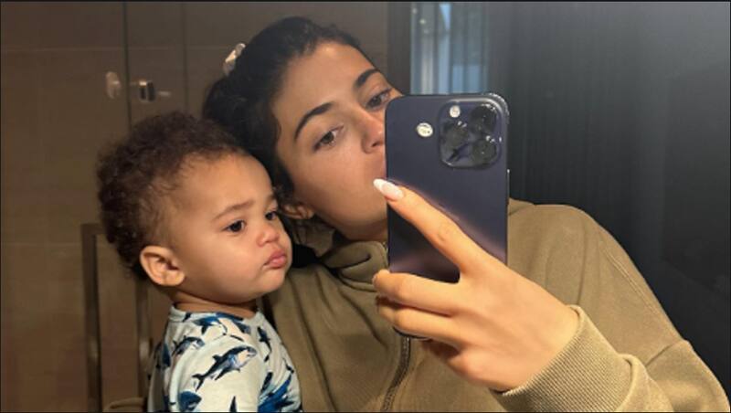 Kylie Jenner y su hijo Aire Kylie Jenner y su hijo Aire - Créditos: Captura de Pantalla