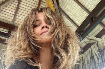 Halle Berry confunde a todos, incluido Dwayne Johnson, con fotos de un supuesto matrimonio