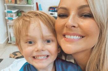 Hijo de Marjorie de Sousa y Julian Gil graba canción navideña y enamora con su ternura