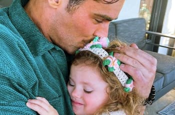 Zac Efron publica foto con su pequeña hermana y derrite de ternura a sus fans