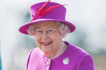 La reina Isabel II y las razones de sus coloridos looks