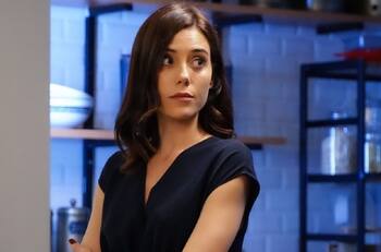 Cansu Dere: preocupación por desaparición de la estrella de "Sila" tras terremoto en Turquía